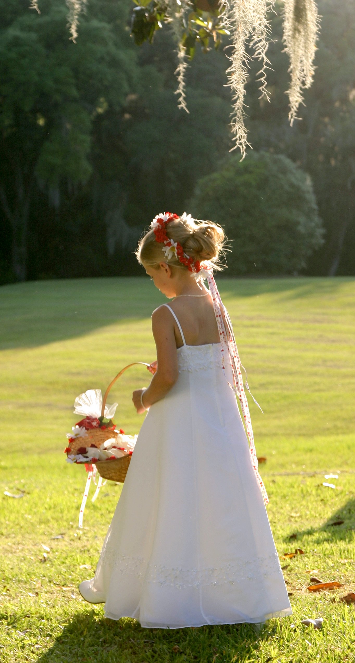 Find unique and traditional ideas for your flower girl.  Dresses, baskets, flower girl headpieces, and other great inspiration.